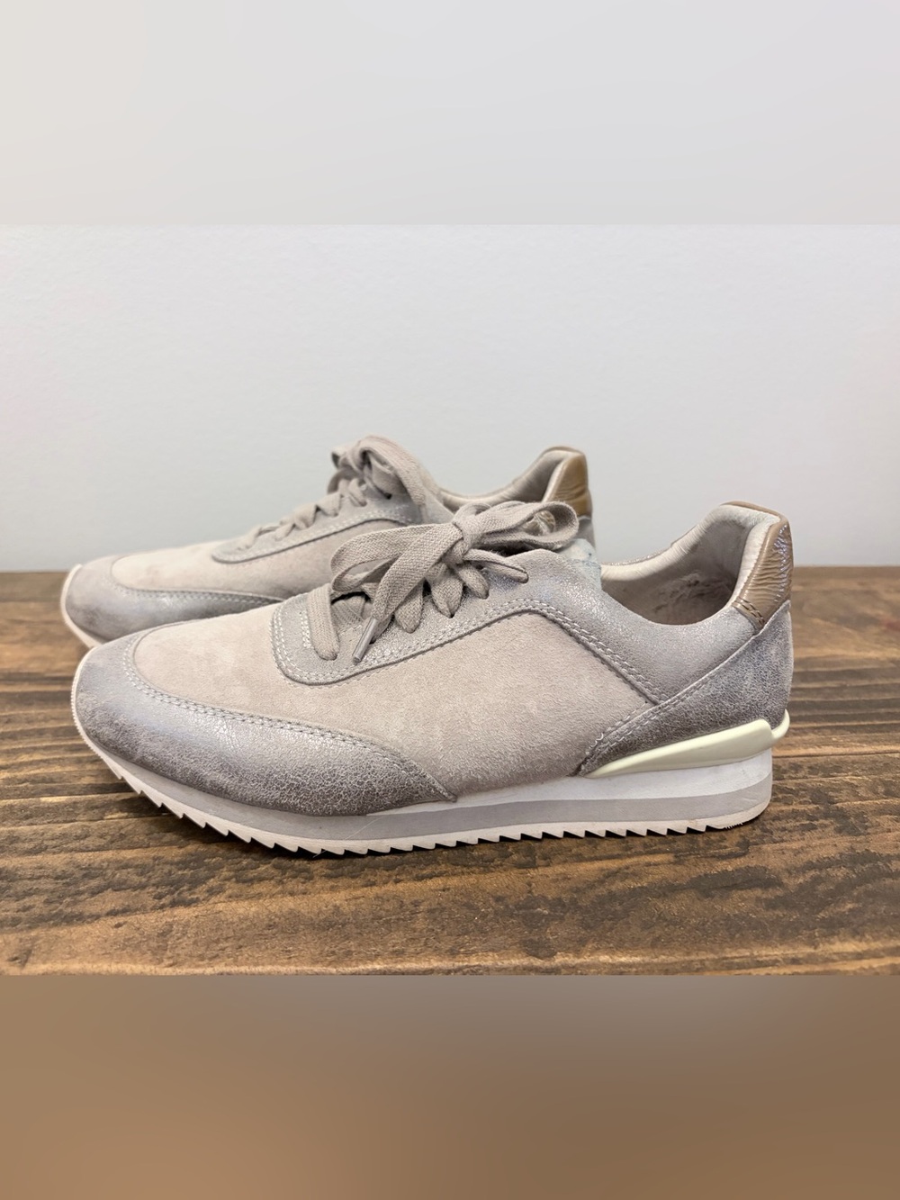 Johnston & Murphy women's fashion sneaker, 6.5 M, beige/gray